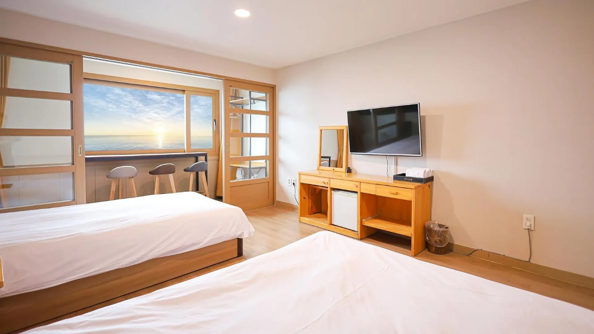 Fantastic Ocean View Sydney Hotel Jeju